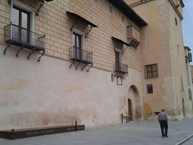 Refugio Antiaéreo y Palacio Comtal